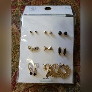 Time and Tru Earring Set
